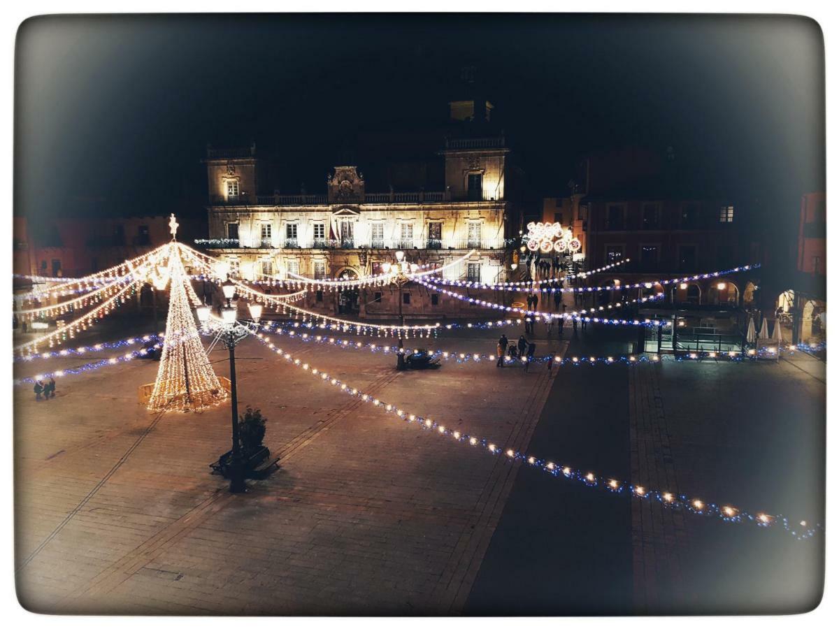 Ng Plaza Mayor Леон Екстериор снимка